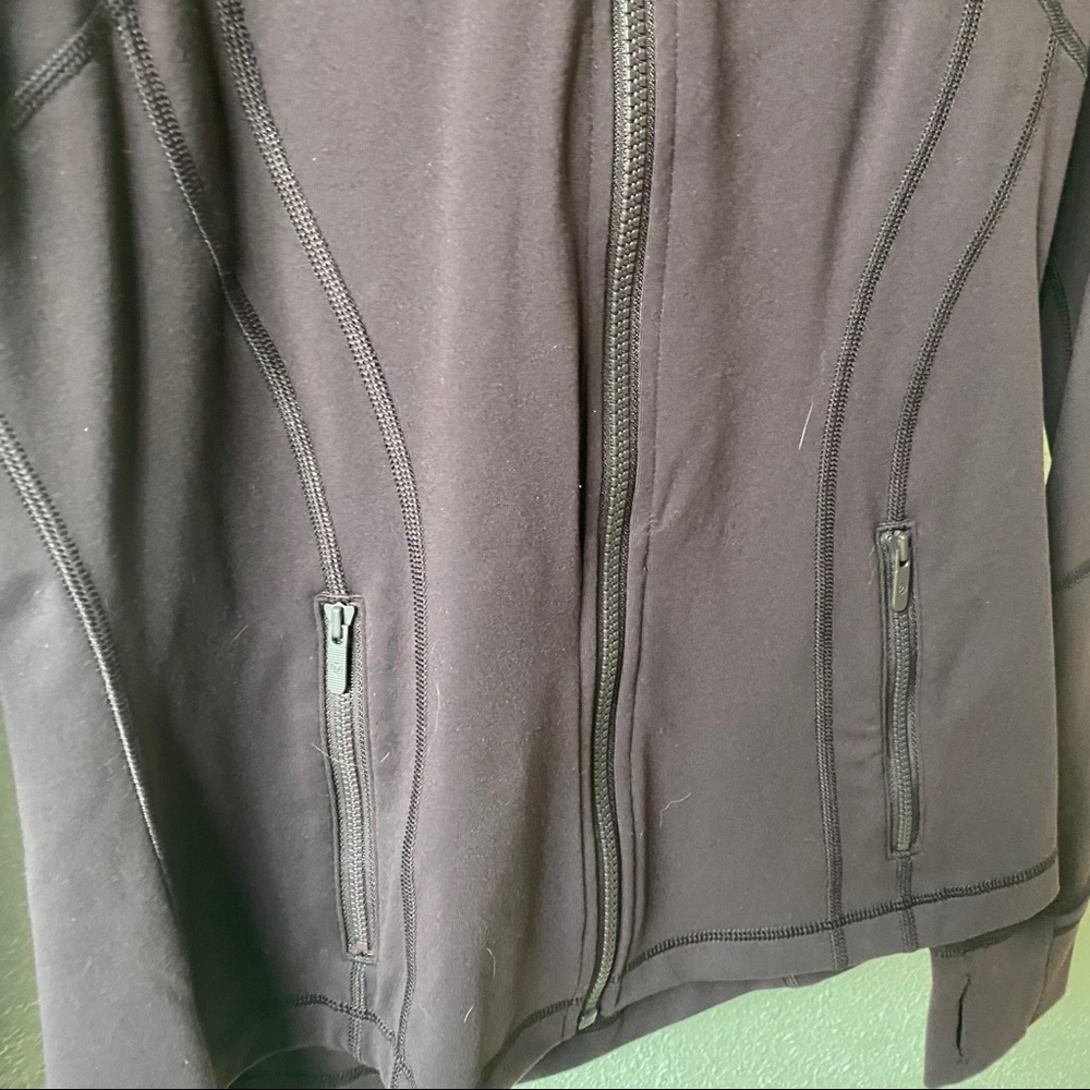 2000’s Lululemon Plum Zip-Up 🍄 - Picture 4 of 6